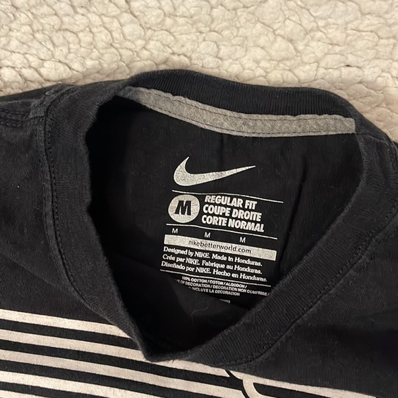 Nike black long sleeve t-shirt Size Medium - Picture 4 of 4